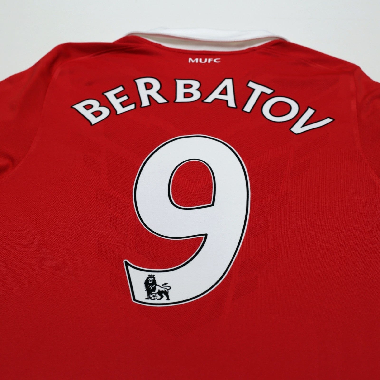 2010/11 Berbatov #9 Manchester United Vintage Home Football Shirt (M)