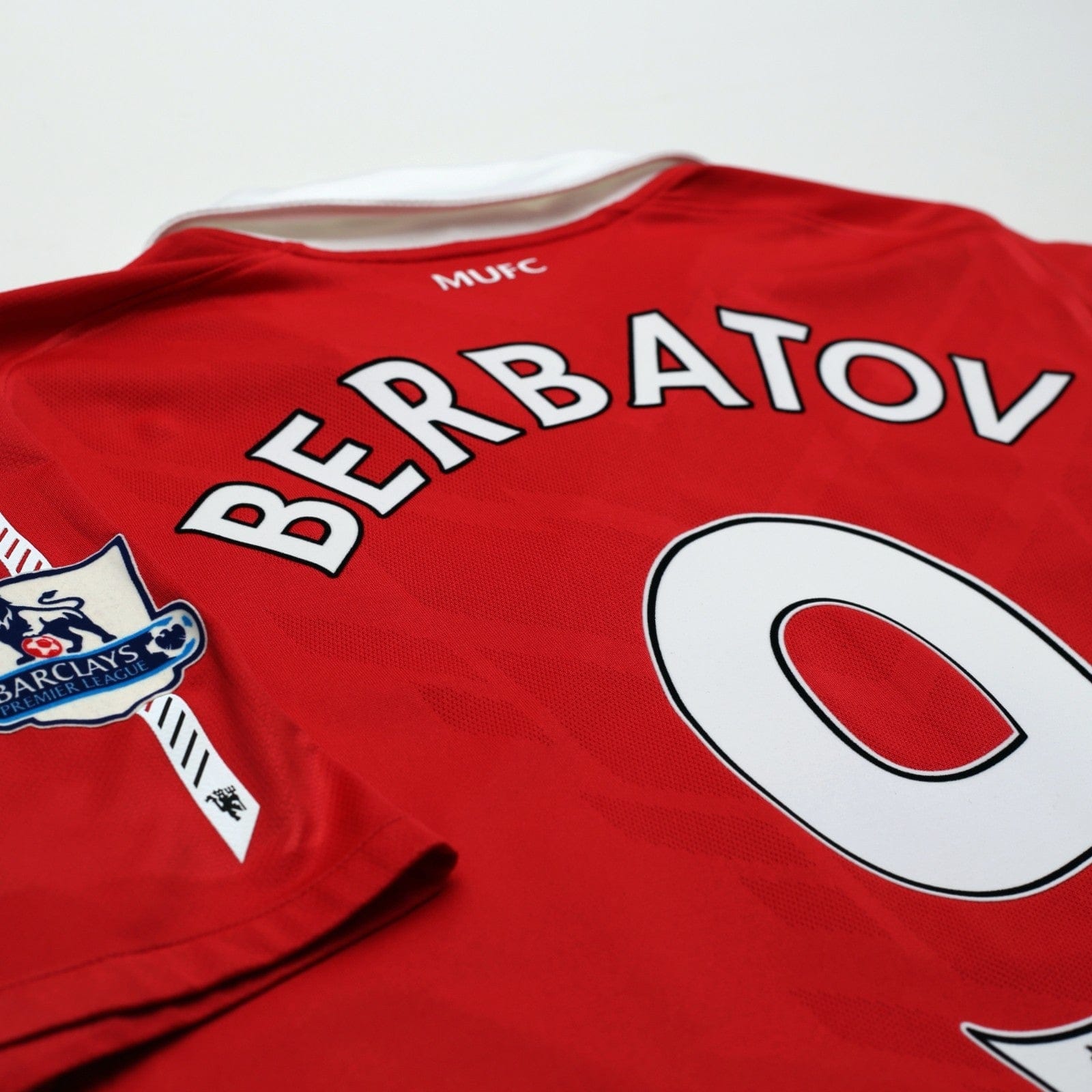 2010/11 Berbatov #9 Manchester United Vintage Home Football Shirt (M)