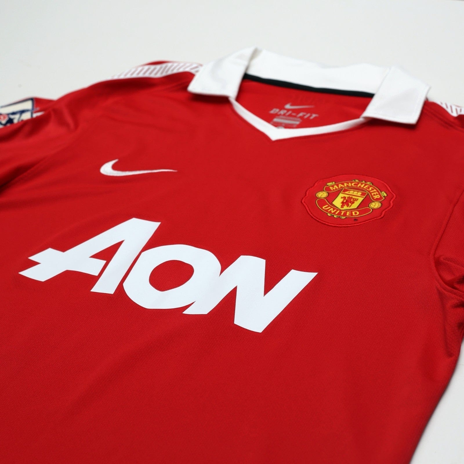 2010/11 Berbatov #9 Manchester United Vintage Home Football Shirt (M)