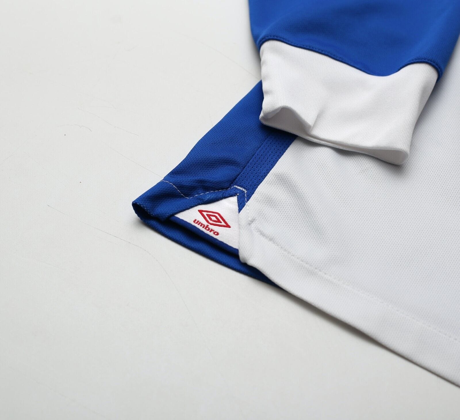 2010/11 BLACKBURN ROVERS Vintage Umbro Long Sleeve Home Football Shirt (L/XL)