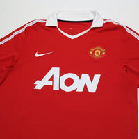 2010/11 Nani #17 Manchester United Vintage Home Football Shirt (M)