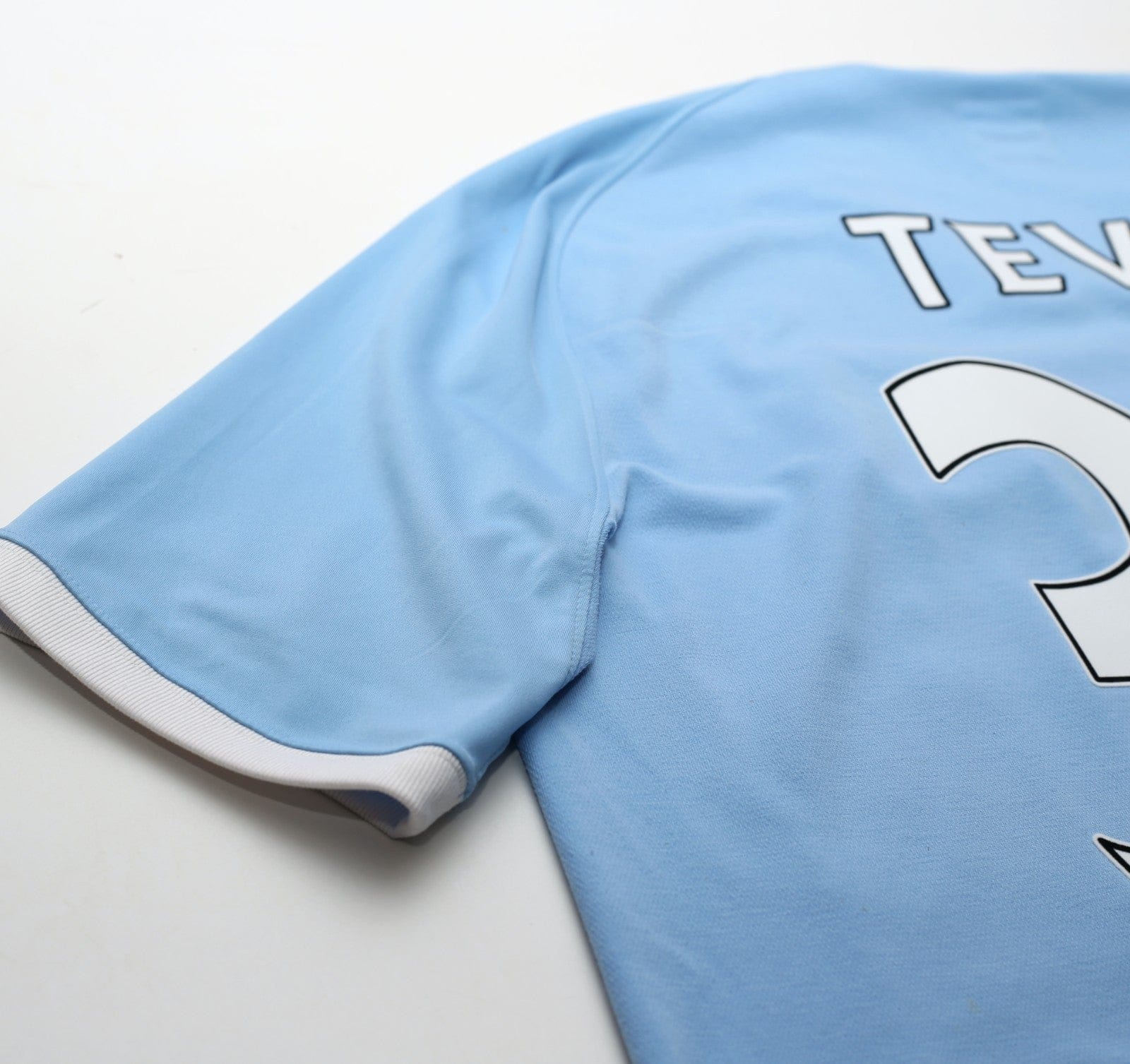 2010/11 TEVEZ #32 Manchester City Vintage Umbro Home Football Shirt (M/L) 42