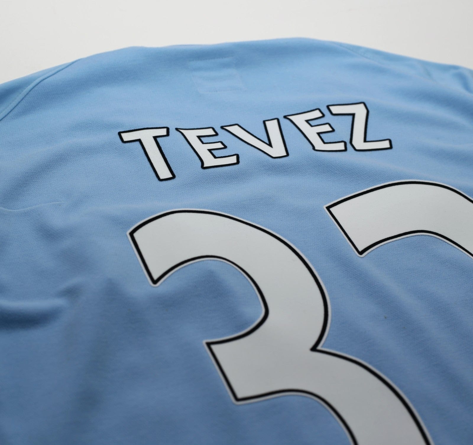 2010/11 TEVEZ #32 Manchester City Vintage Umbro Home Football Shirt (M/L) 42