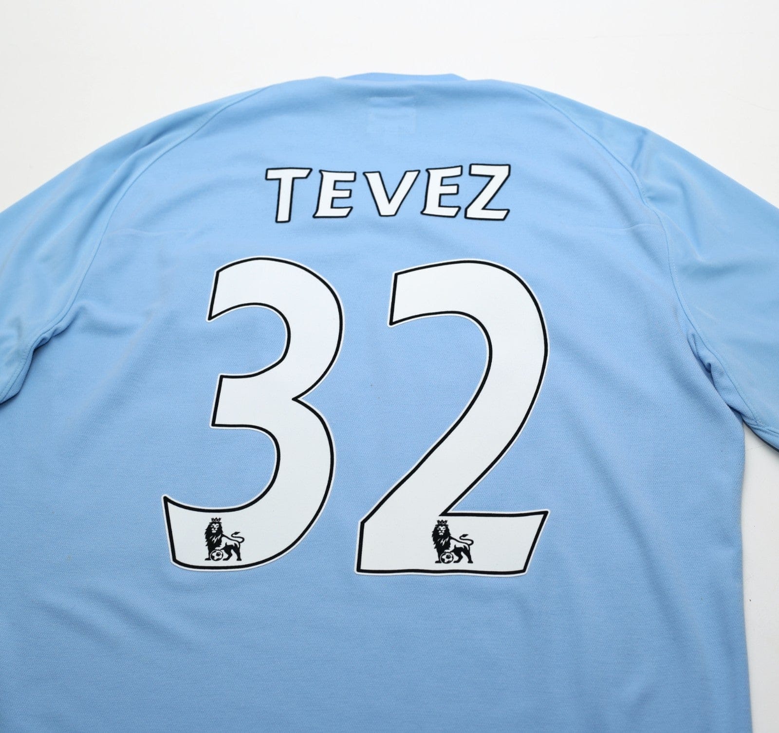 2010/11 TEVEZ #32 Manchester City Vintage Umbro Home Football Shirt (M/L) 42