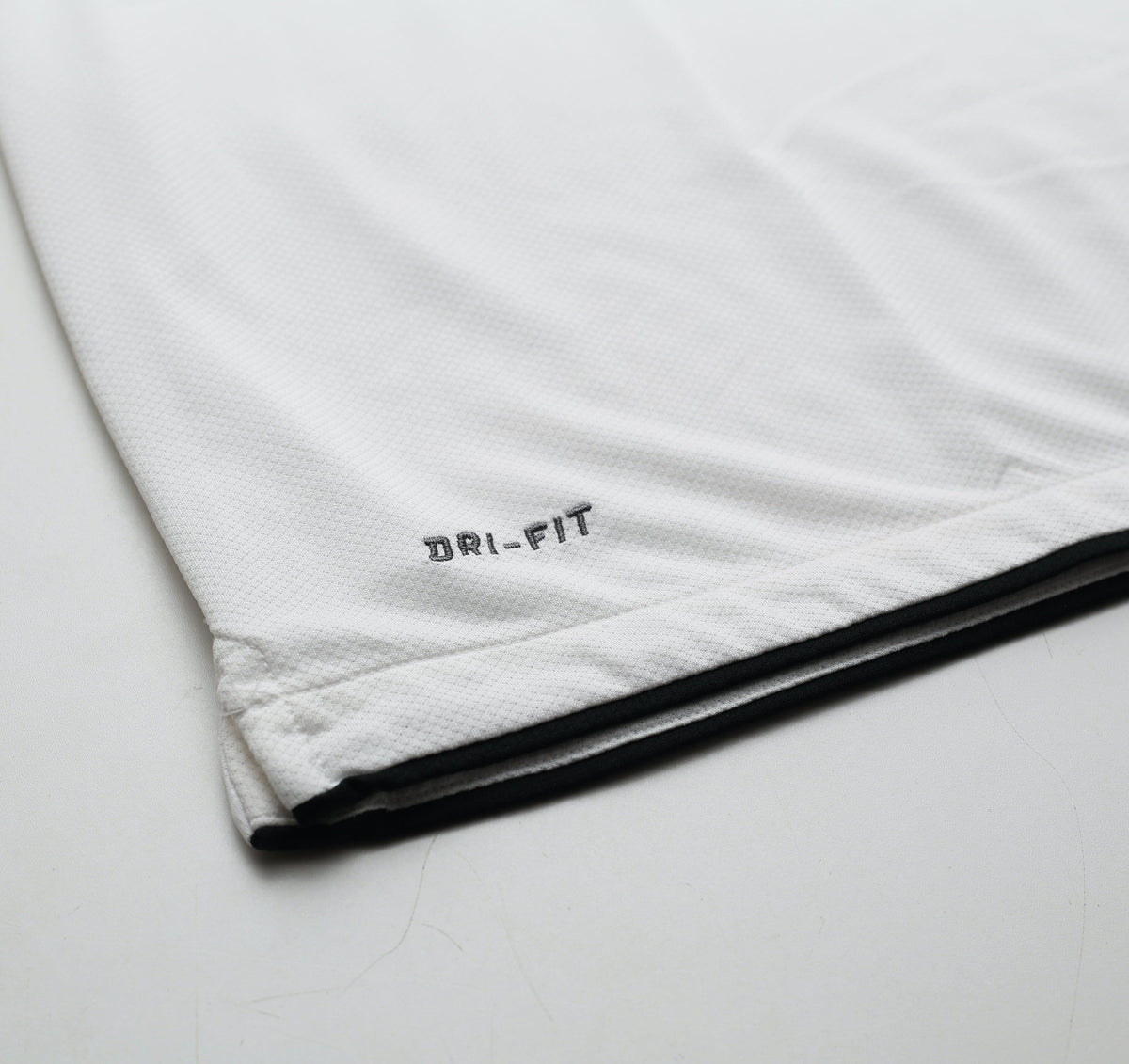 2010/12 BERBATOV #9 Manchester United Vintage Nike Away Football Shirt (L)