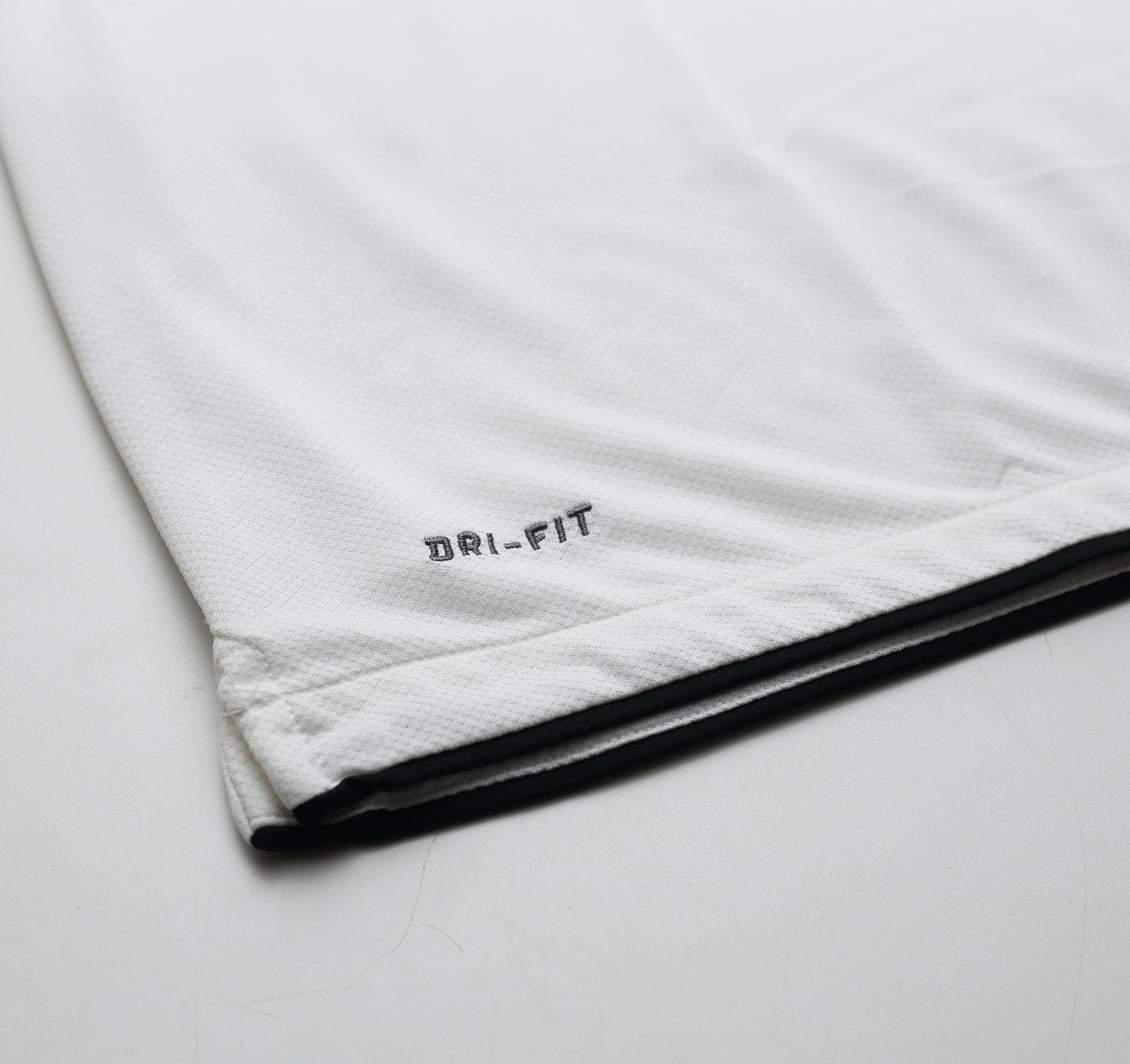 2010/12 BERBATOV #9 Manchester United Vintage Nike Away Football Shirt (L)