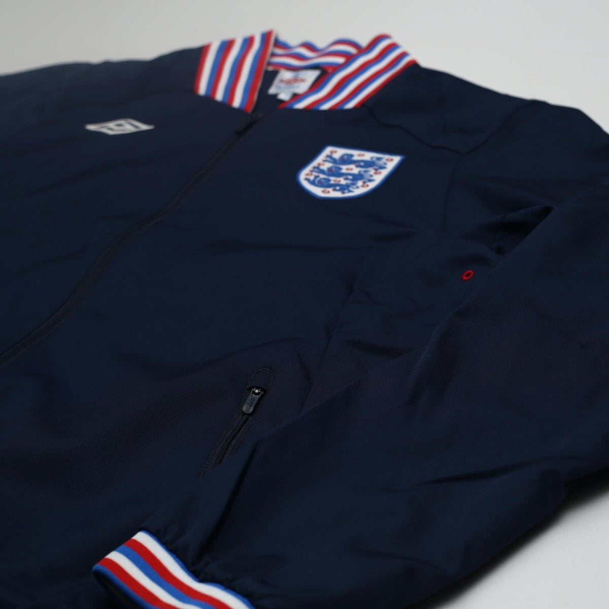 2010/12 England 'Retro 1966' Umbro Football Track Top Anthem Jacket (L)