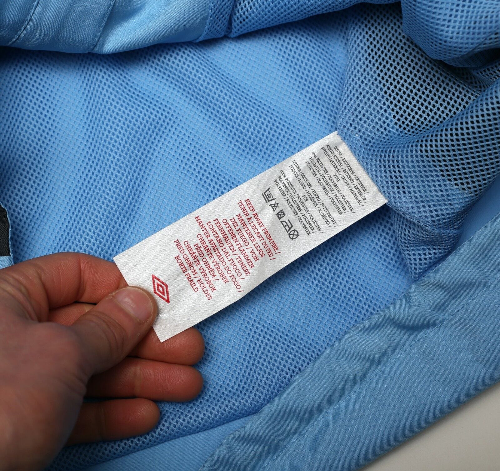 2010/12 MANCHESTER CITY Vintage Umbro Football Hooded Jacket (M)