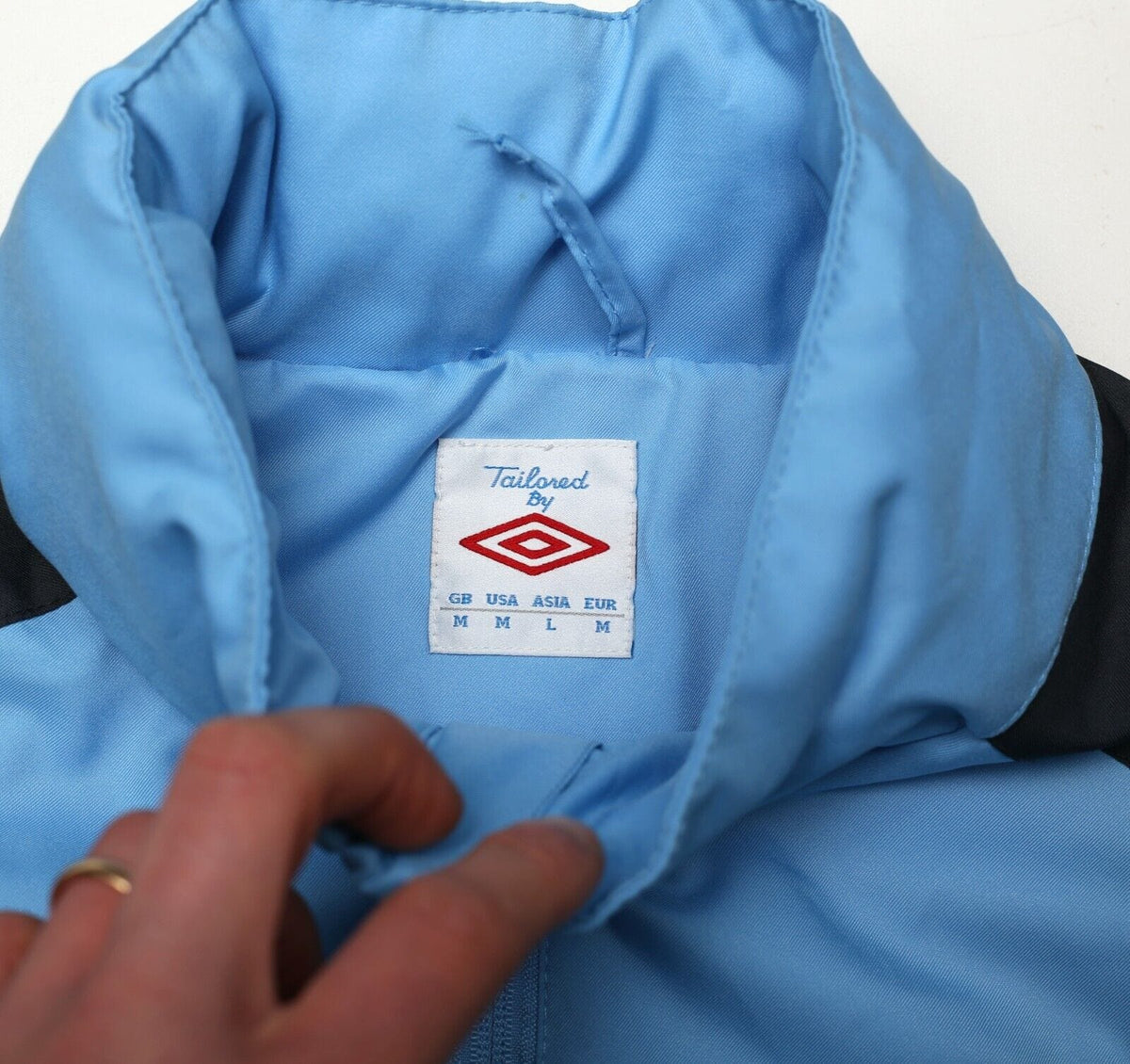 2010/12 MANCHESTER CITY Vintage Umbro Football Hooded Jacket (M)