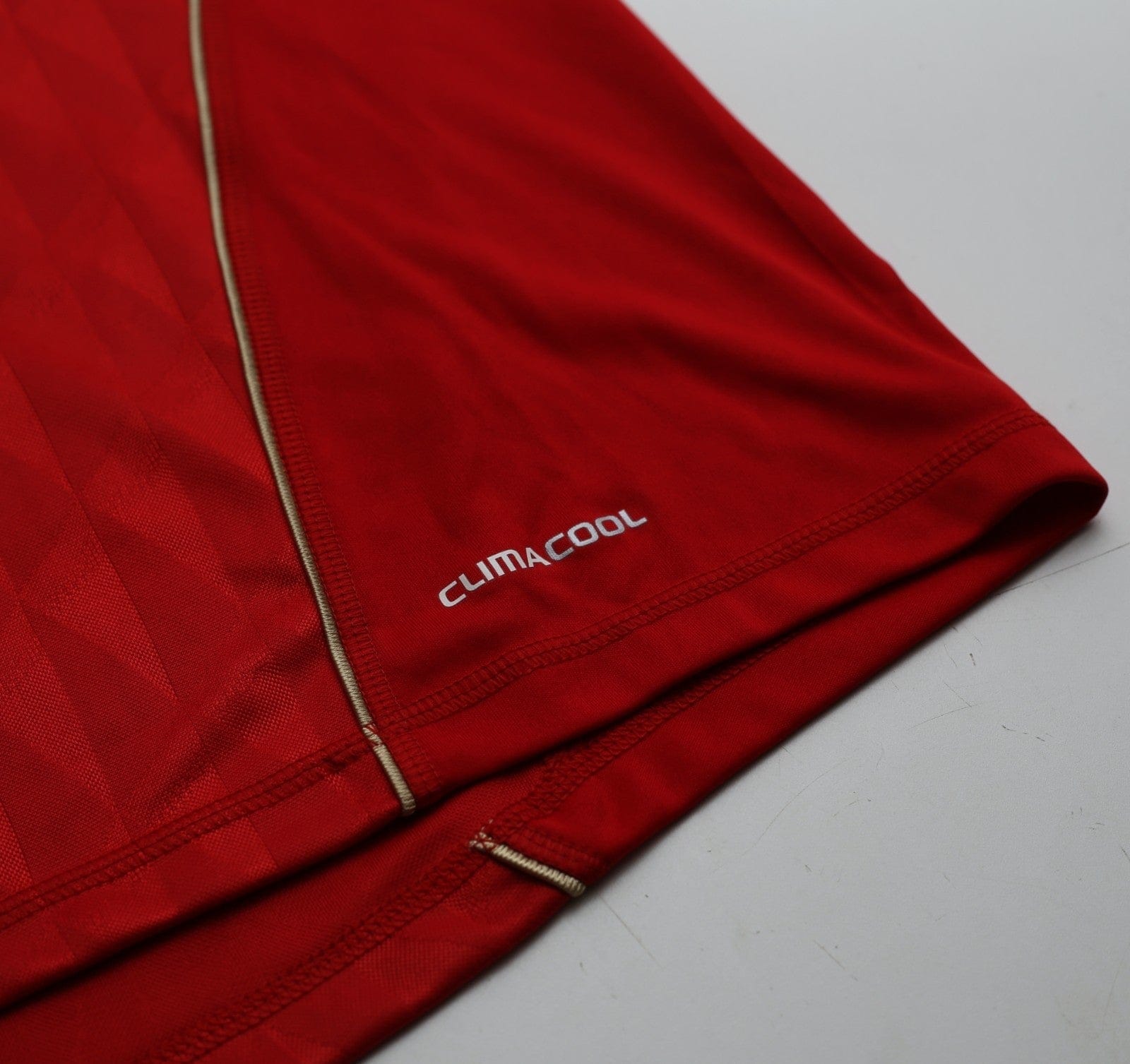 2010/12 SUAREZ #7 Liverpool Vintage adidas Home Football Shirt (XL)