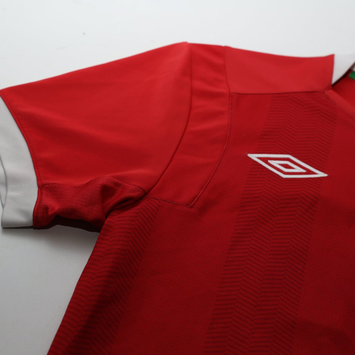 2011/12 Bale #11 Wales Vintage Umbro Home Football Shirt (S)