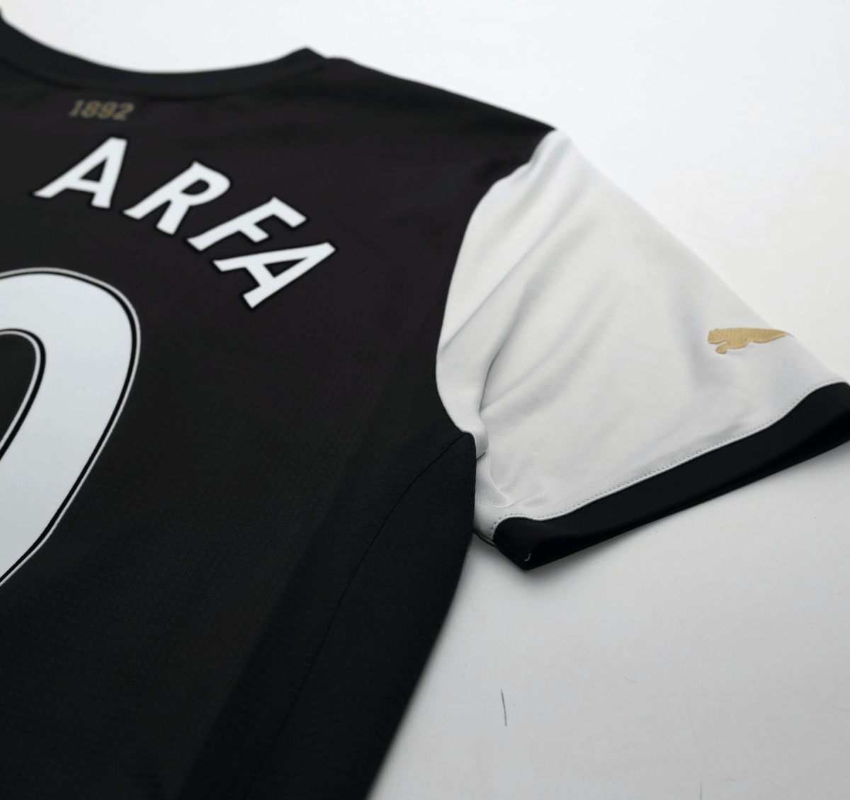2011/12 BEN ARFA #10 Newcastle United Vintage PUMA Home Football Shirt (M)