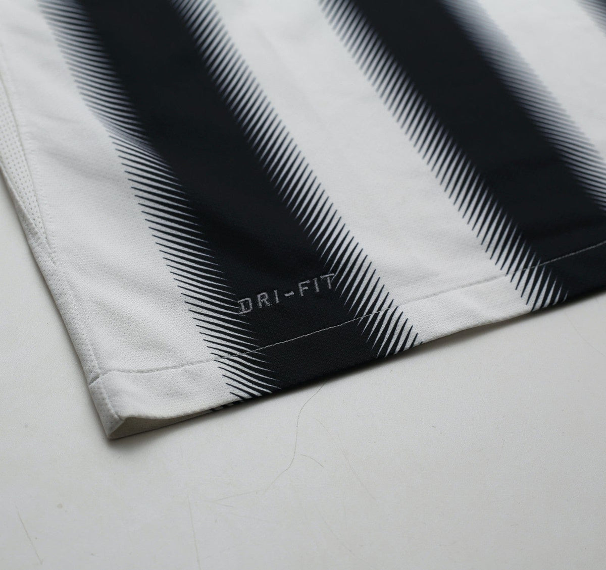 2011/12 PIRLO #21 Juventus Vintage Nike Home Football Shirt (M)