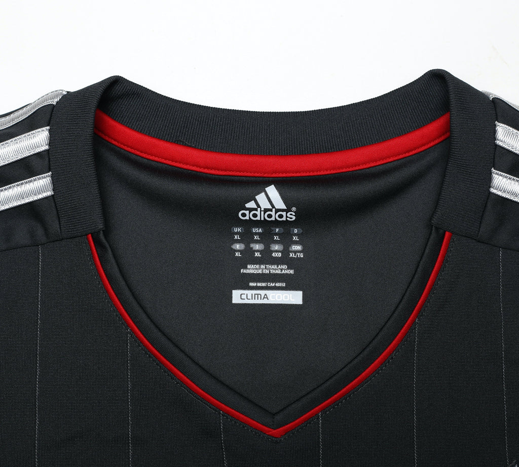 2011/12 SUAREZ #7 Liverpool Vintage Adidas Away Football Shirt (XL)