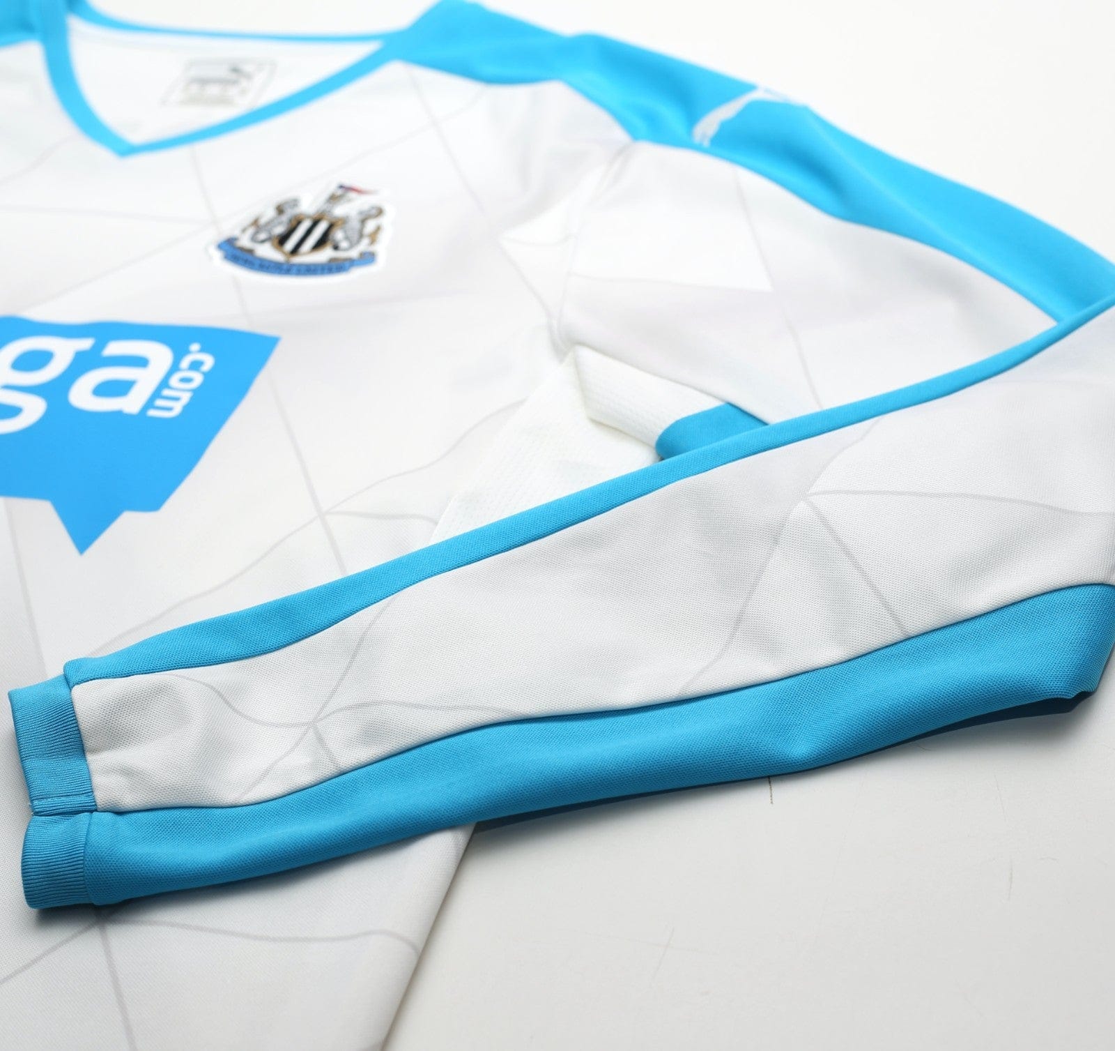 2015/16 TIOTE #24 Newcastle Utd Vintage PUMA Long Sleeve Away Football Shirt (M)