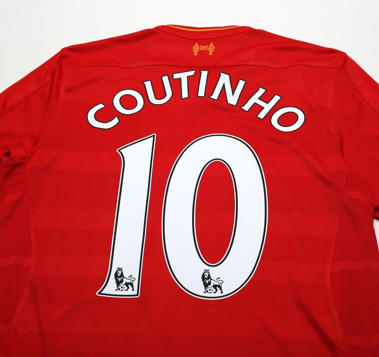 2016/17 COUTINHO #10 Liverpool Vintage New Balance Home Football Shirt (M)