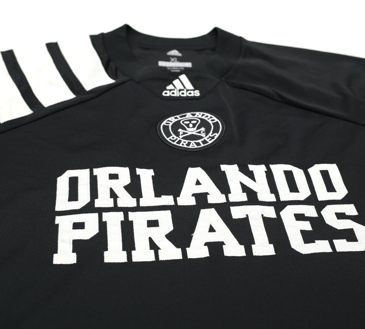 2017/18 ORLANDO PIRATES #37 Retro adidas Football Shirt Jersey (XL)
