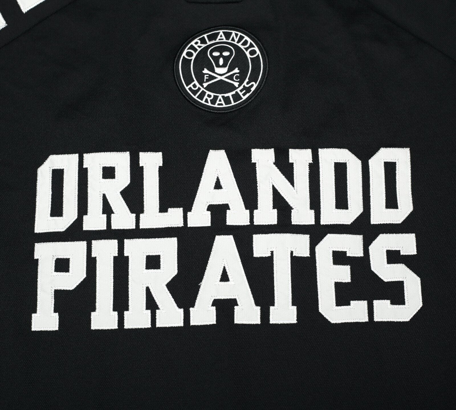 2017/18 ORLANDO PIRATES #37 Retro adidas Football Shirt Jersey (XL)