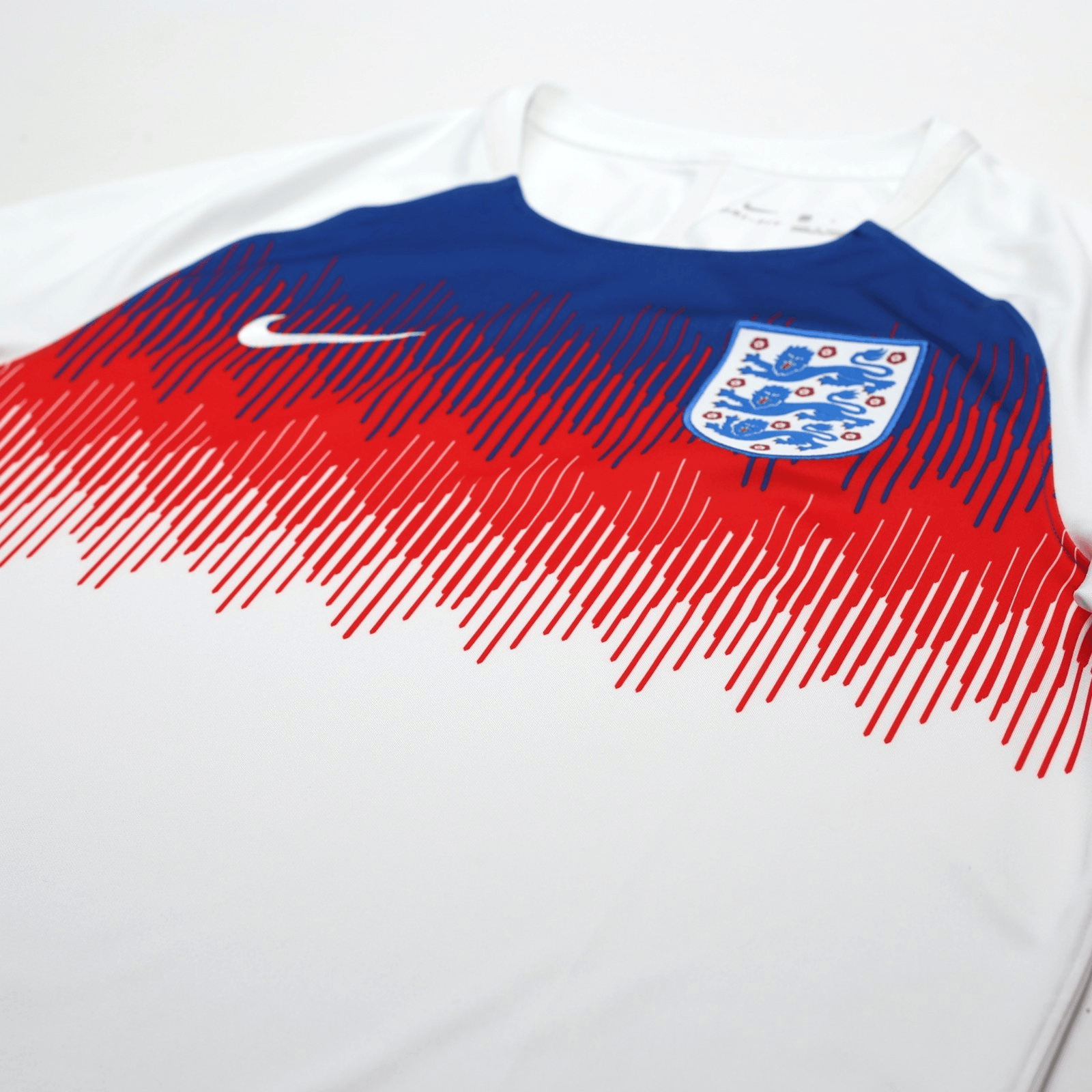 2018/20 England Nike Pre-Match Warm Up Football Shirt (L) World Cup 2018