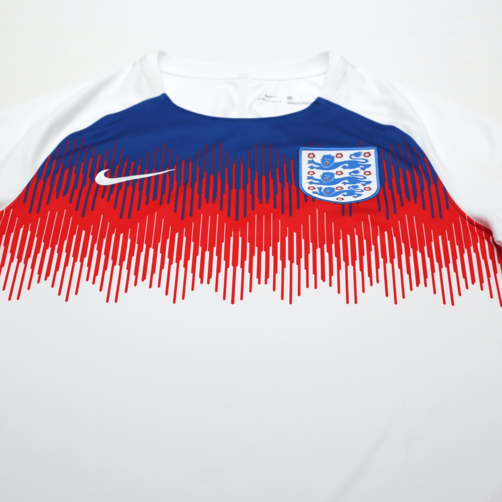 2018/20 England Nike Pre-Match Warm Up Football Shirt (L) World Cup 2018