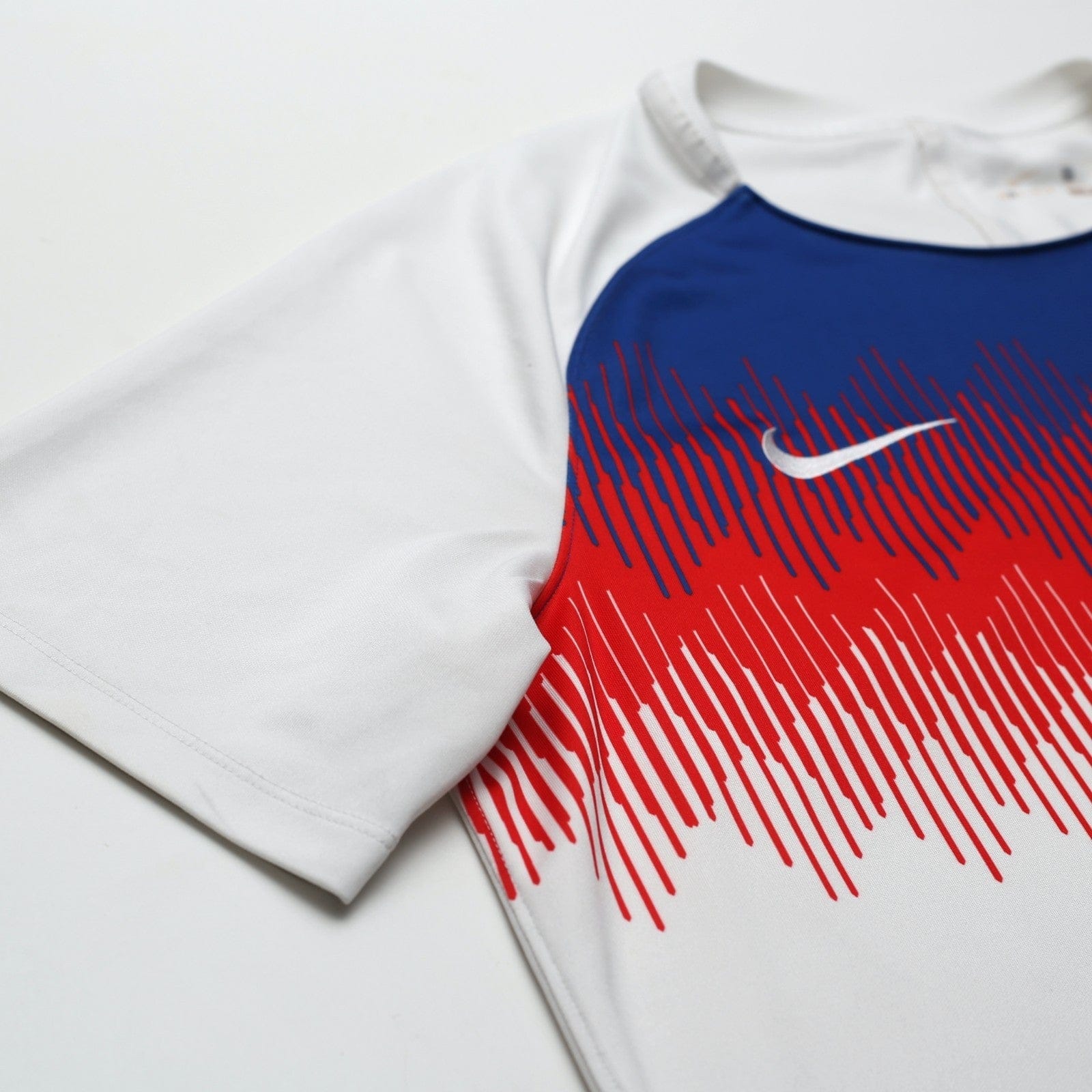 2018/20 England Nike Pre-Match Warm Up Football Shirt (L) World Cup 2018
