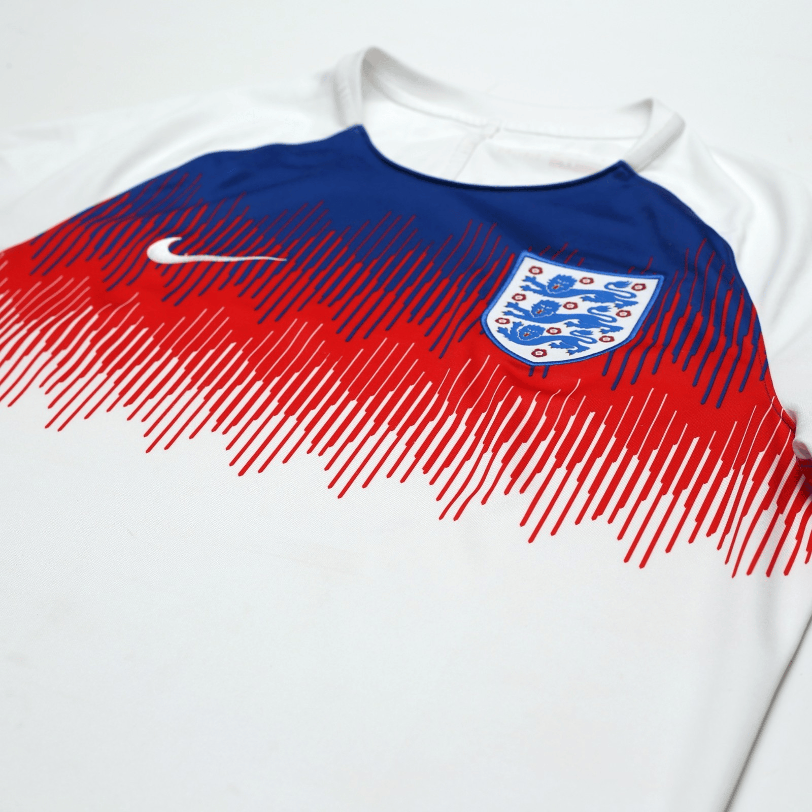 2018/20 England Nike Pre-Match Warm Up Football Shirt (L) World Cup 2018