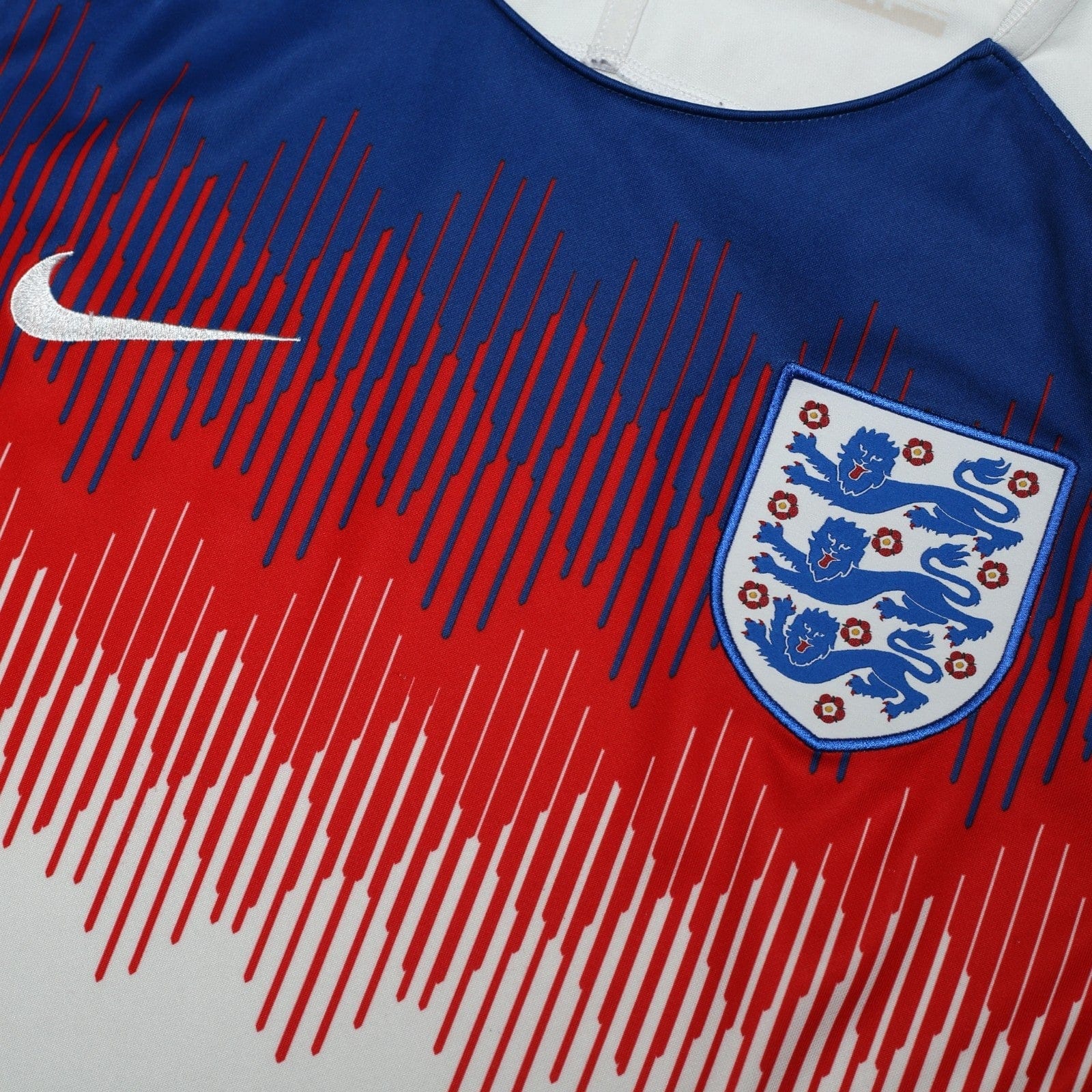 2018/20 England Nike Pre-Match Warm Up Football Shirt (L) World Cup 2018