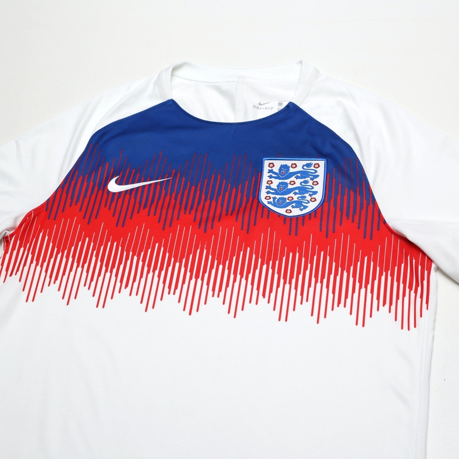 2018/20 England Nike Pre-Match Warm Up Football Shirt (M) World Cup 2018