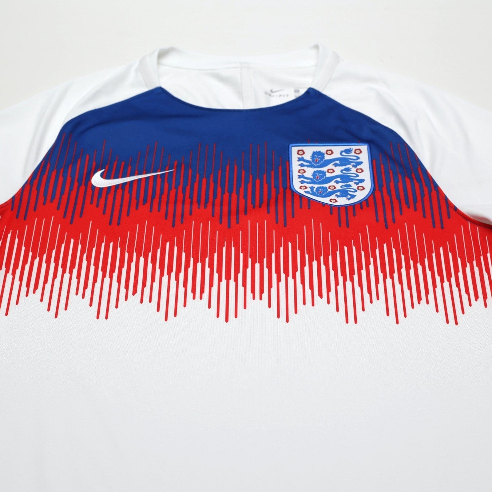 2018/20 England Nike Pre-Match Warm Up Football Shirt (M) World Cup 2018