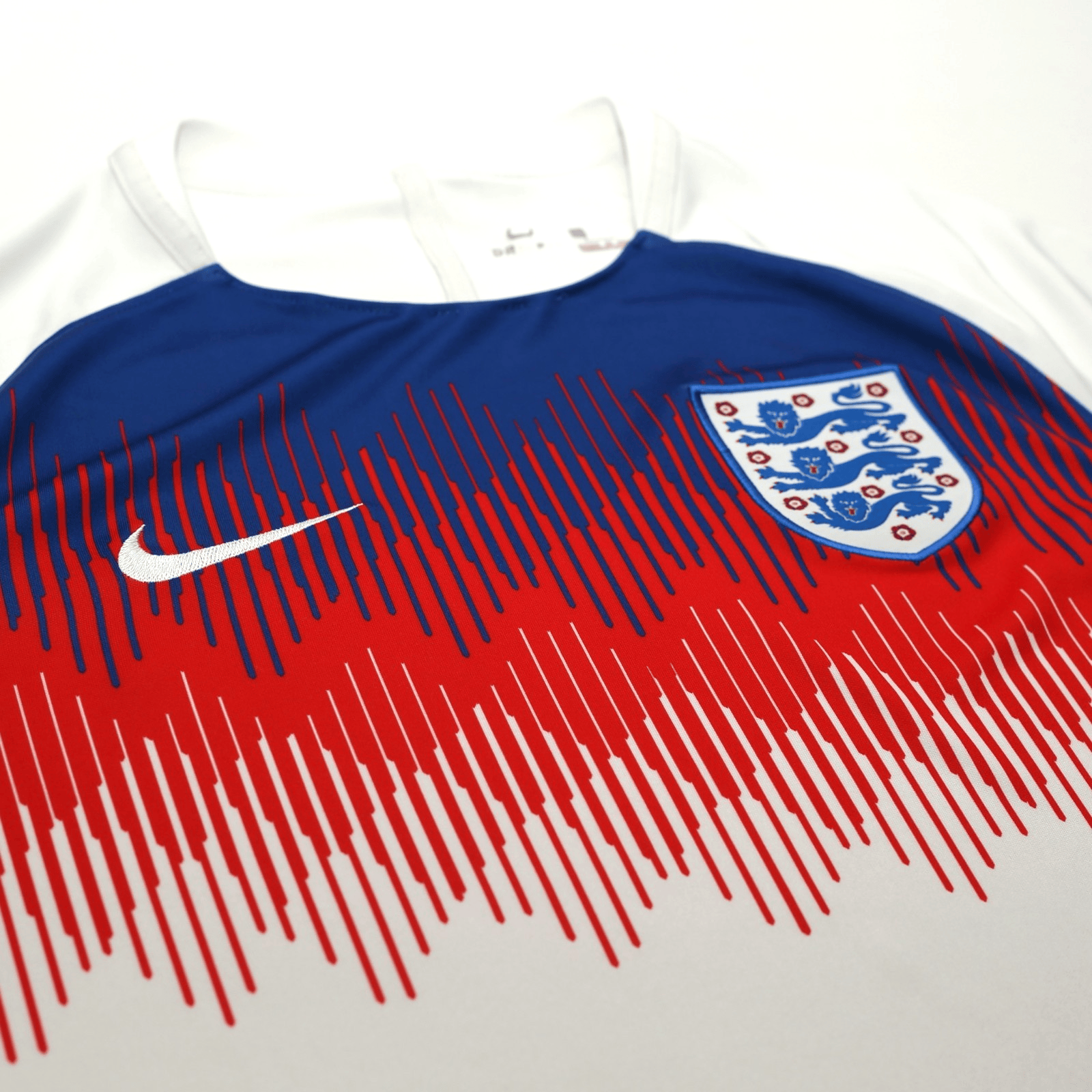 2018/20 England Nike Pre-Match Warm Up Football Shirt (M) World Cup 2018