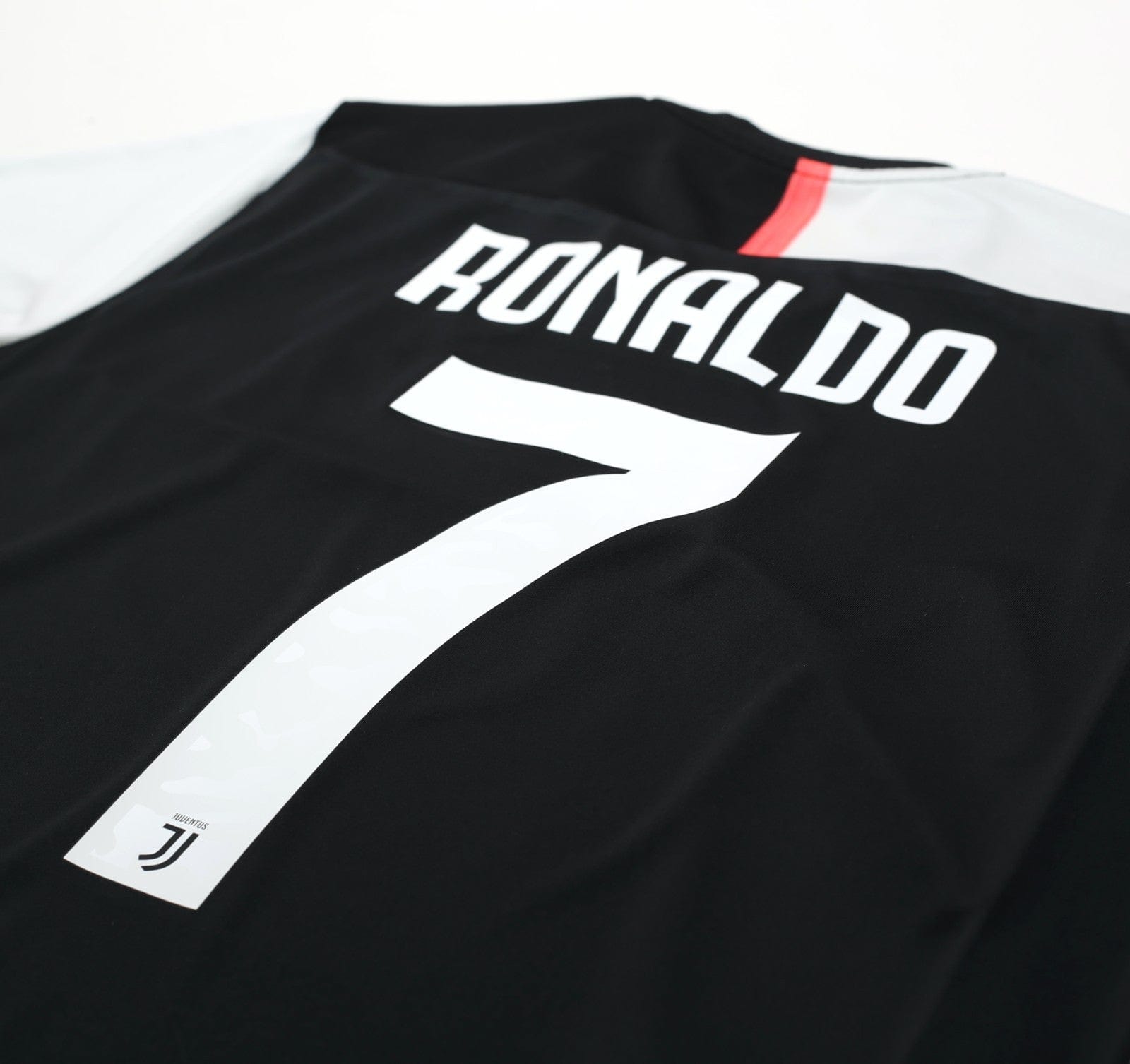 2019/20 RONALDO #7 Juventus adidas Home Football Shirt (M)