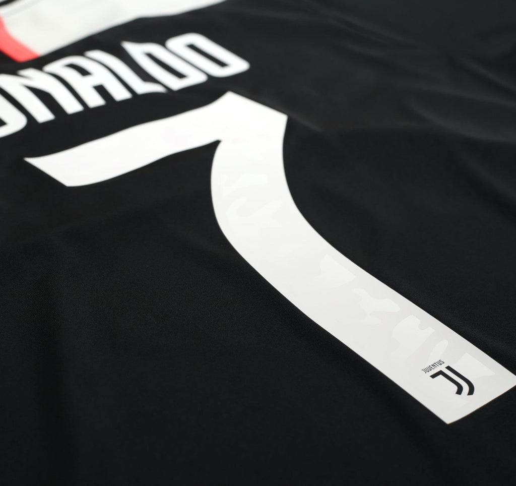 2019/20 RONALDO #7 Juventus adidas Home Football Shirt (M)