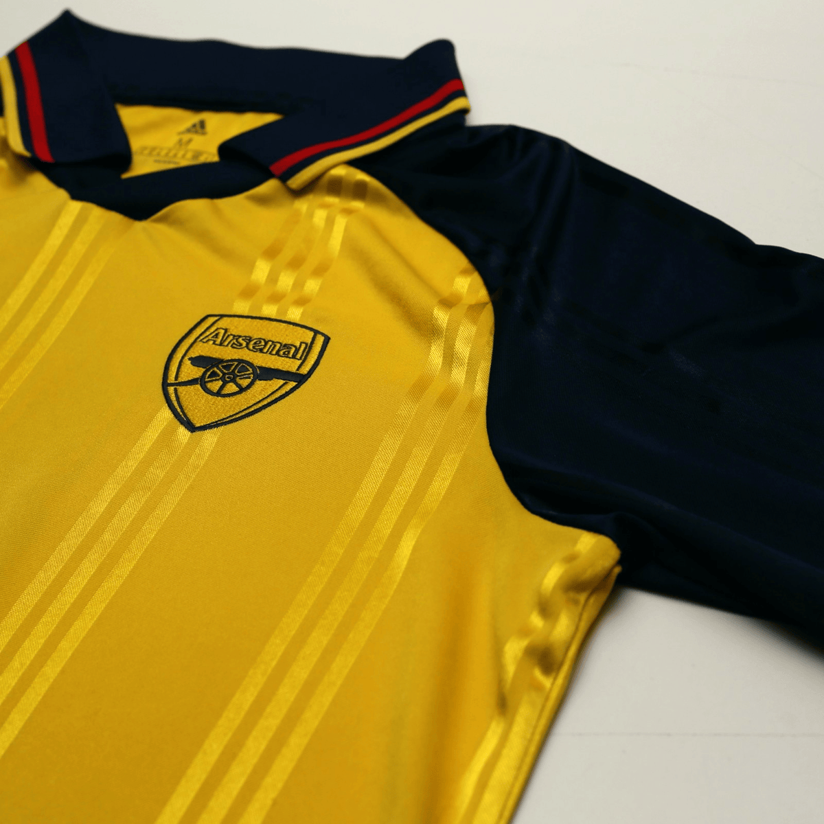 2019/20 Wright #8 Arsenal Retro adidas Icon Long Sleeve Away Football Shirt (M)