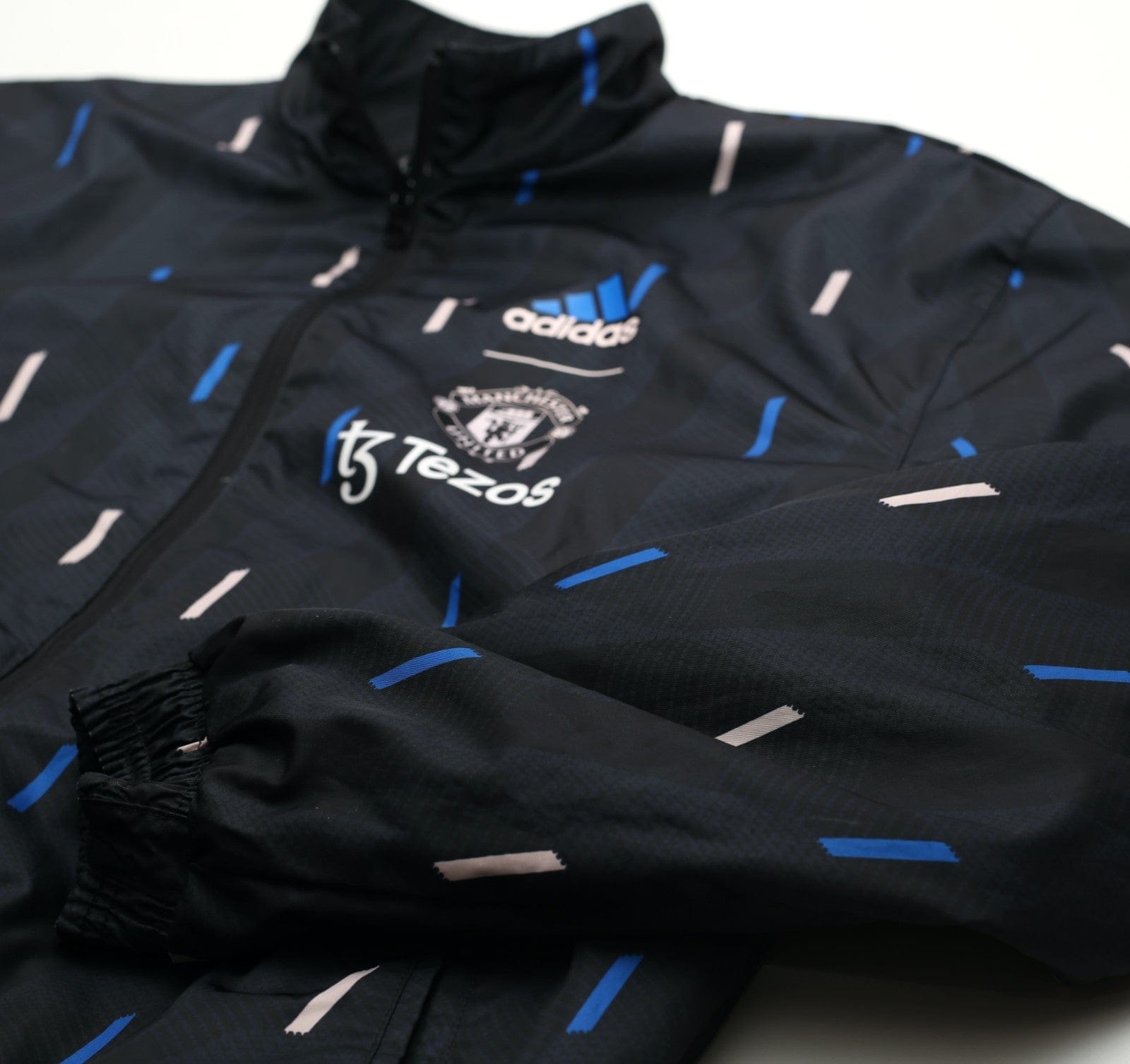 2022/23 MANCHESTER UNITED adidas Reversible Anthem Jacket Track Top (S)