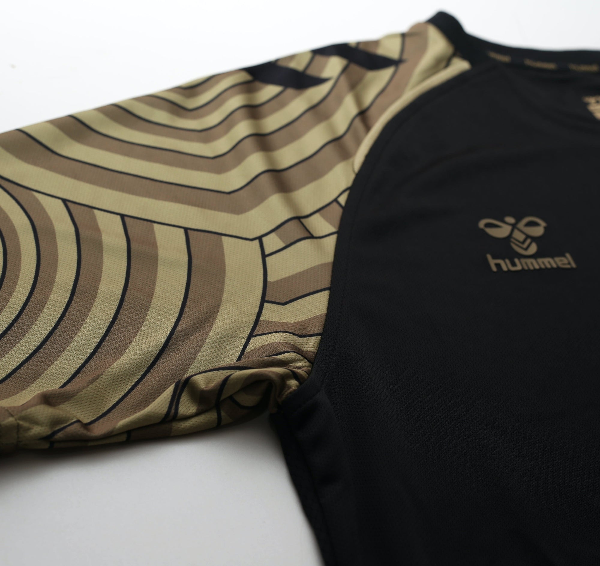 2025-26 Hearts Hummel match day third shirt (New in bag)