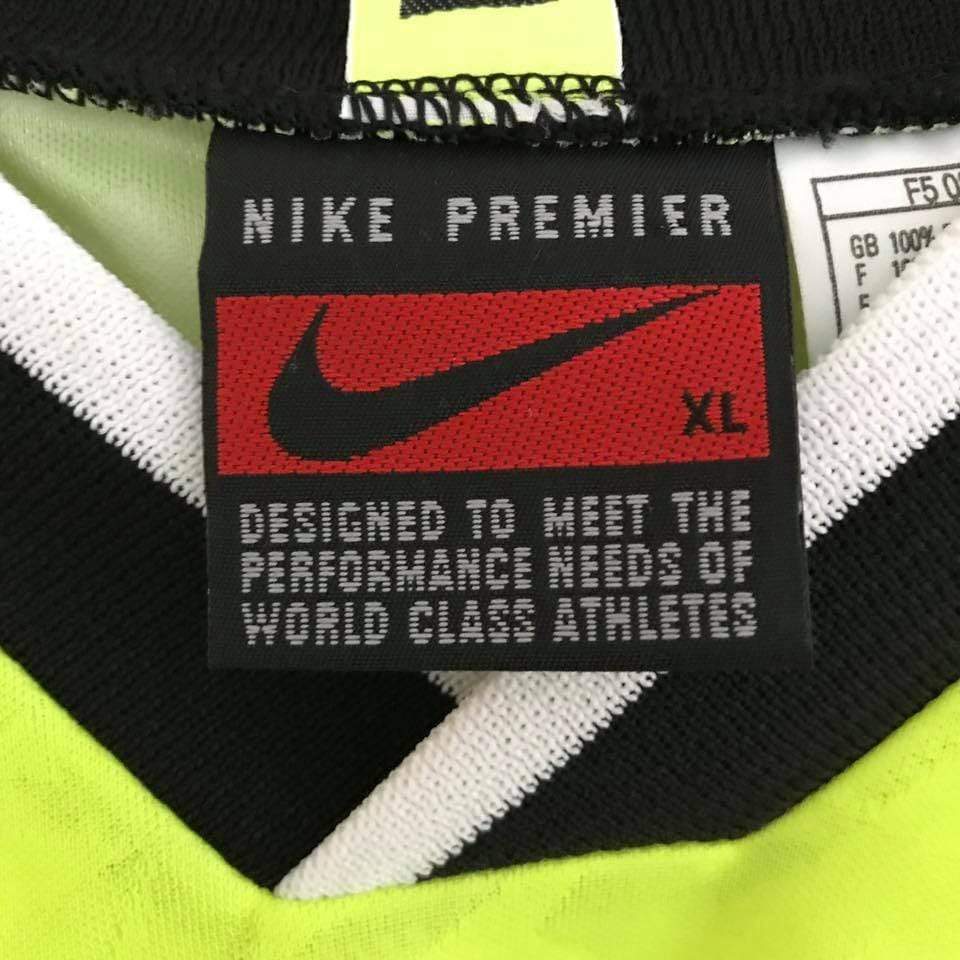 1995-96 Borussia Dortmund home shirt XL - Football Shirt Collective