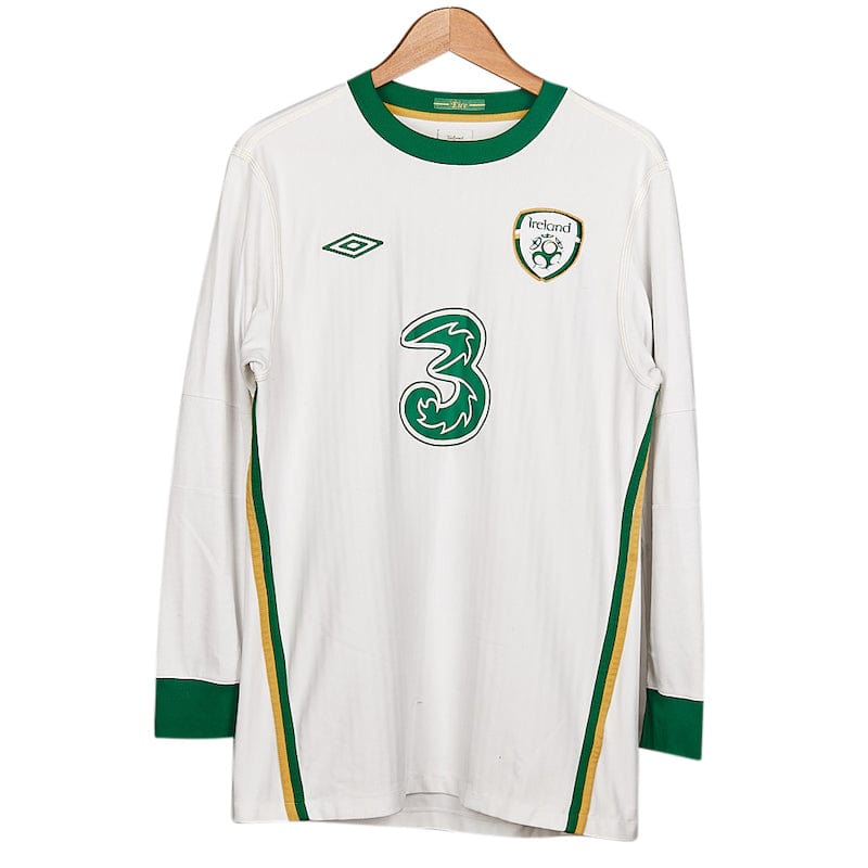 Football Shirt Collective 2010-11 Republic of Ireland long sleeve Umbro away shirt Very Good L